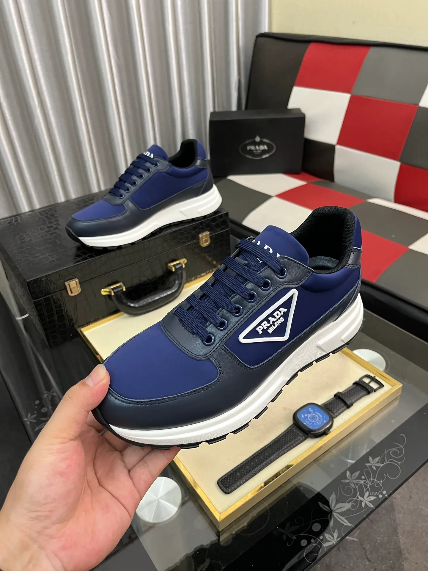 Men's shoes 💰420⌚️⌚️Prada•PRADA original quality.~ Unique modern style sneakers. 🏃A must-have casual shoe for trendy men😍😍 Original brand imported from Italy, imported original leather, sheep lining (refuses to discolor and grind feet) Sole: Original sole provided by the original factory, French lazy style design ⚠️Fit to the feet, original quality, super comfortable original sole. It’s like shooting the real thing🎬The real thing is better, high-quality sneakers Size: 38-444️⃣Colors available